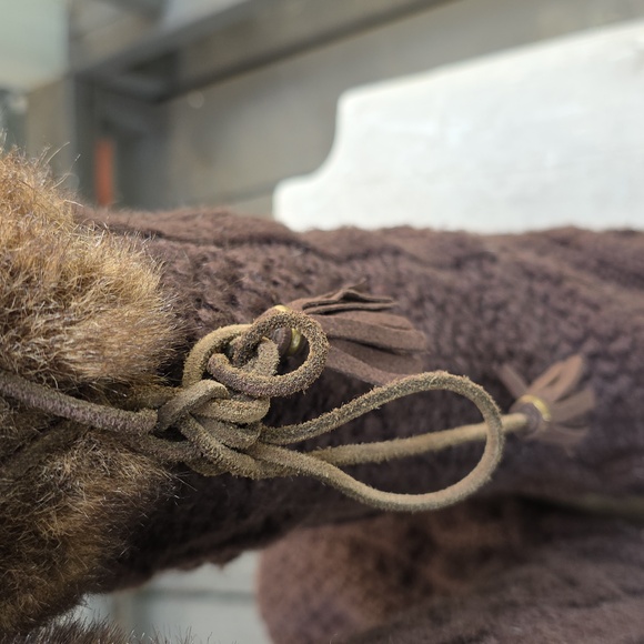 L.L. Bean Women's Brown Knit Boots - Picture 3 of 9